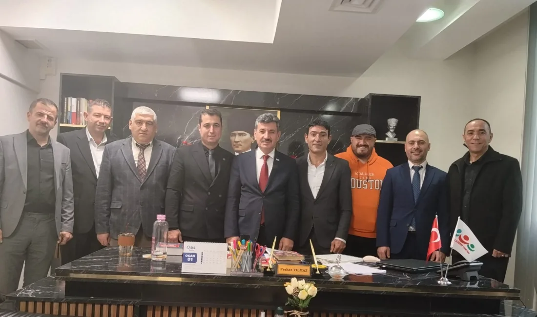 Başkentteki Yerköylüler Derneği Başkanı İsa Kaya ve dernek yönetimi, Türkiye