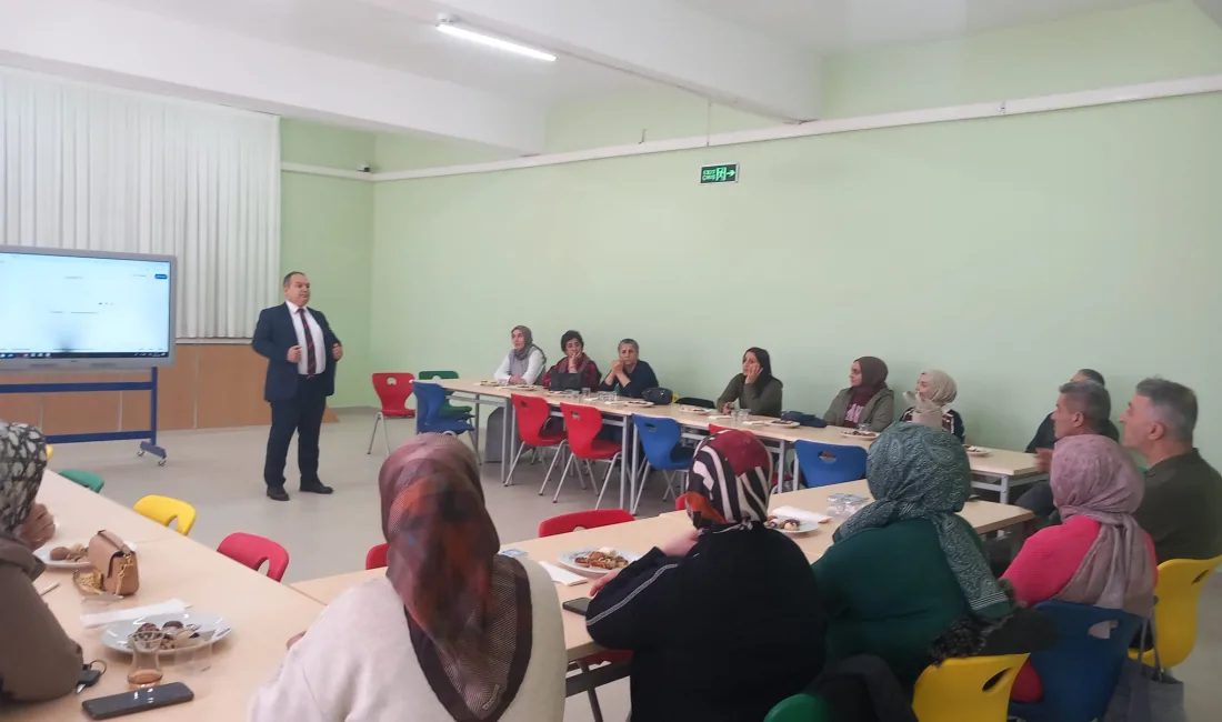 Yerköy İlçe Halk Eğitim Müdürlüğü’nde düzenlenen toplantıda, Hayat Boyu Öğrenme