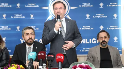 AK Parti Yozgat Merkez İlçe Başkanlığı'nda düzenlenen devir teslim töreniyle