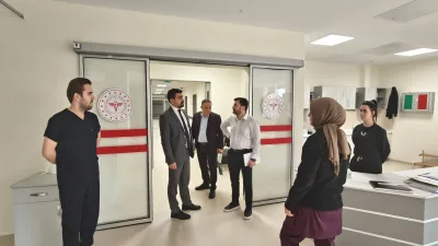 Yerköy Devlet Hastanesi Başhekimi Uzm. Dr. Abdullah İlik, beraberindeki yöneticilerle