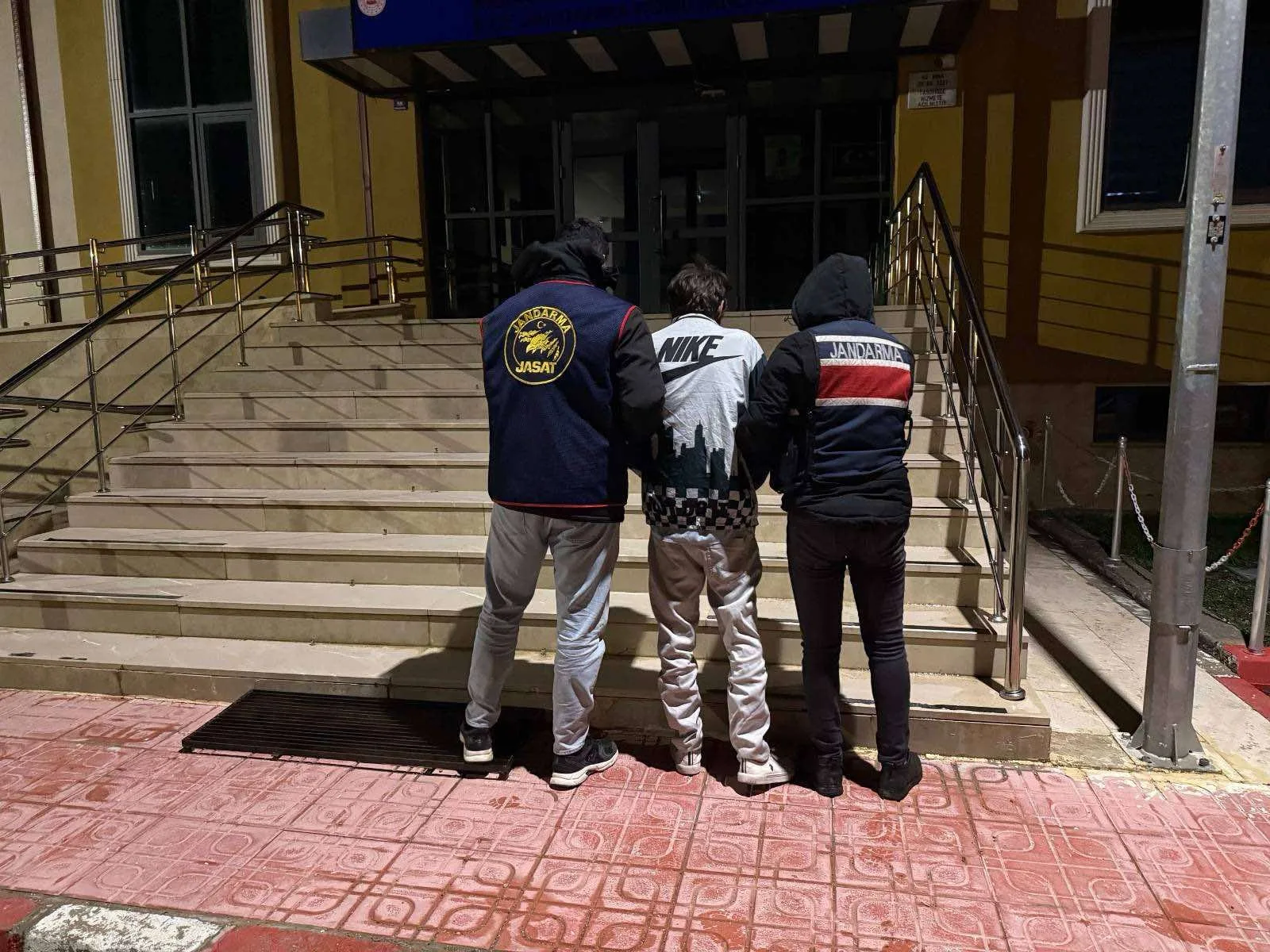 Yozgat İl Jandarma Komutanlığı’nın aranan şahıslara yönelik yürüttüğü kararlı çalışmalar