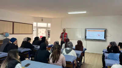 Yerköy’de düzenlenen eğitim programında, aile içi iletişim becerilerinin geliştirilmesine yönelik