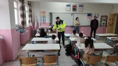 Yozgat İl Jandarma Komutanlığına bağlı trafik ekipleri, Yerköy ilçesinde ilköğretim