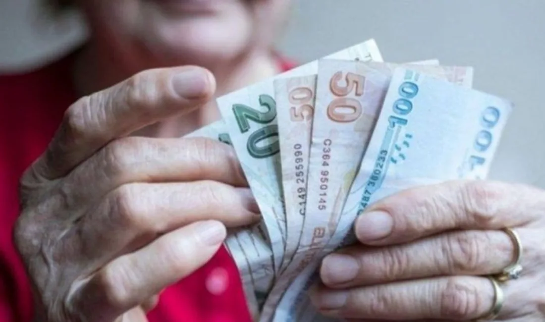 Ramazan Bayramı öncesinde emekli bayram ikramiyesinde artış olacağı yönünde bilgiler