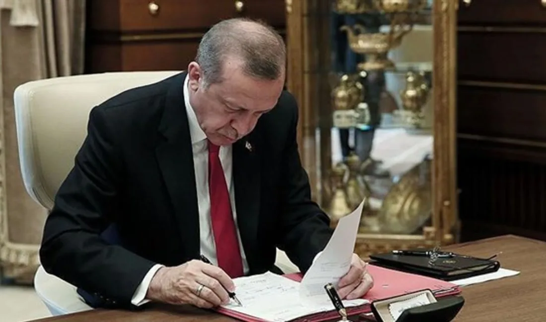 Resmi Gazete kararlarına göre, Cumhurbaşkanlığı Kabinesinde iki bakan değişikliği yapıldı.