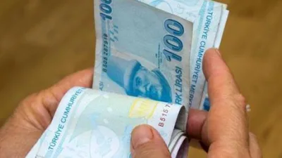 Ramazan Bayramı öncesinde emeklilerin hesaplarına yatırılması beklenen ikramiyelerdeki artış merakla