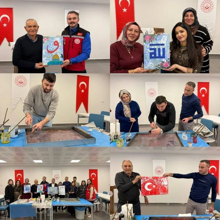 Katılımcılar, suya bıraktıkları renklerle hem sanatsal çalışmalar gerçekleştirdi hem de