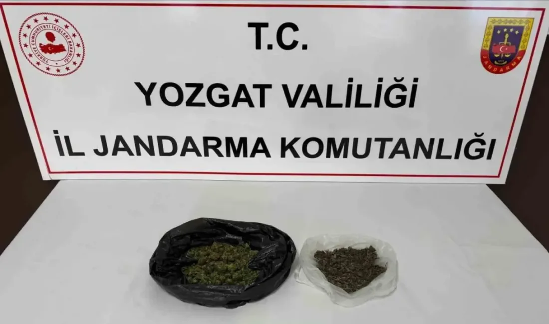 Düzenlenen operasyonda çok miktarda uyuşturucu madde ele geçirilirken, olayla ilgili