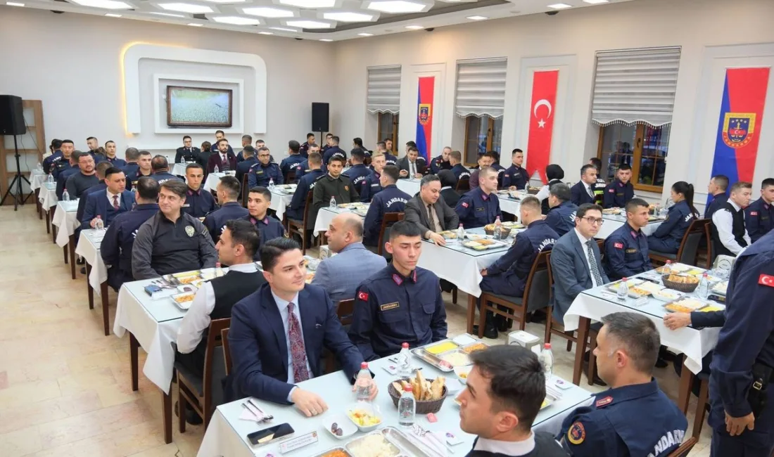 Yozgat Valisi Mehmet Ali Özkan, il protokolü ile birlikte jandarma