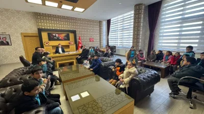 Yerköy'de düzenlenen özel bir programda, İbrahim Karaoğlanoğlu İlkokulu 2/C sınıfı