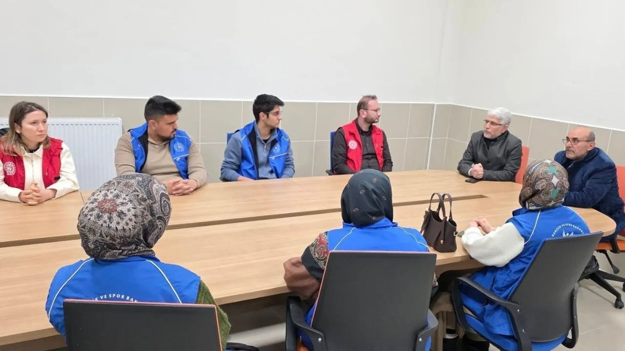 Yozgat Gençlik Merkezi, gönüllü gençlik liderleriyle bir araya gelerek yürütülen