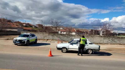 Yozgat’ın Şefaatli ilçesinde İlçe Emniyet Müdürlüğü ekiplerince gerçekleştirilen yol uygulamasında