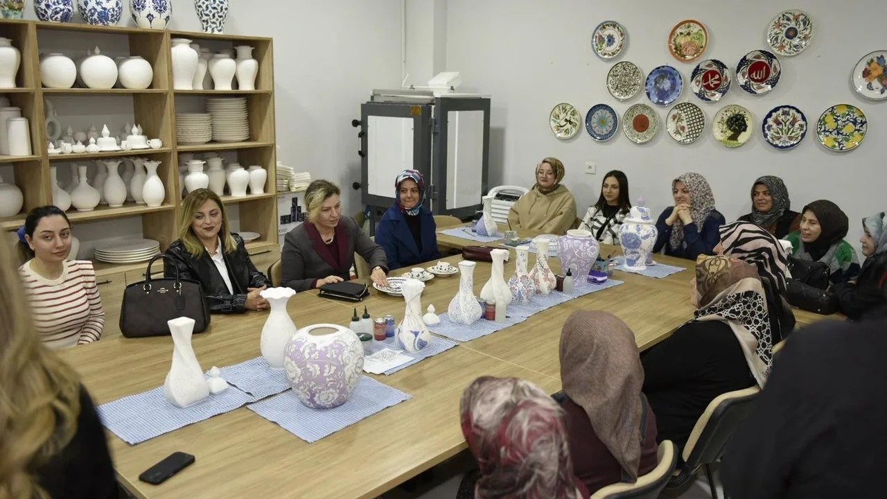 Yozgat Valisi Mehmet Ali Özkan’ın eşi Arzu Özkan, Sorgun Aile