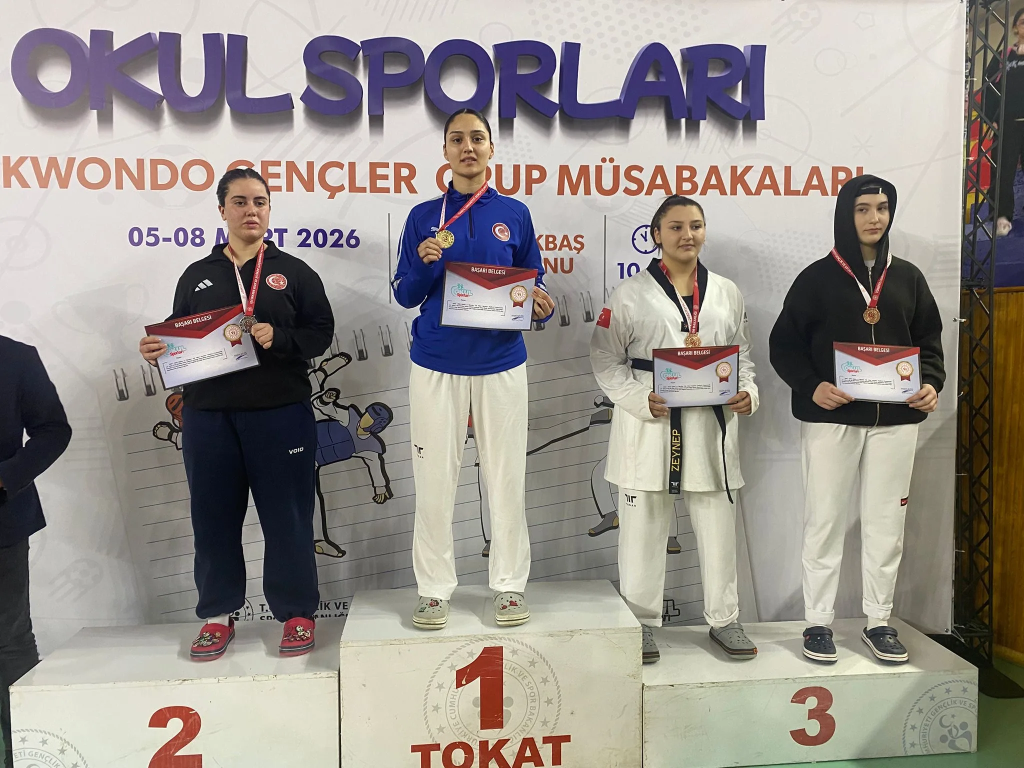 Tokat'ta düzenlenen Okul Sporları Gençler Grup Müsabakaları'nda Yerköy'ü temsil eden