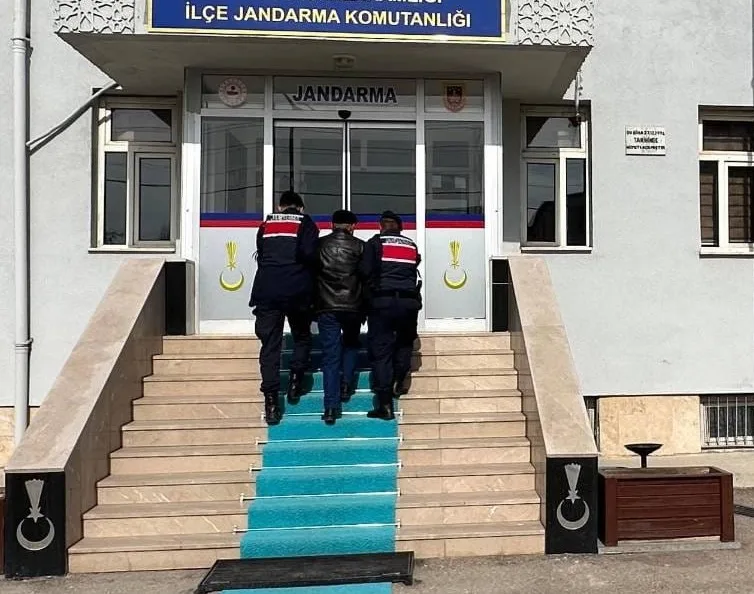 Yozgat’ta jandarma ekiplerince yürütülen çalışmalar kapsamında, sosyal medya üzerinden terör