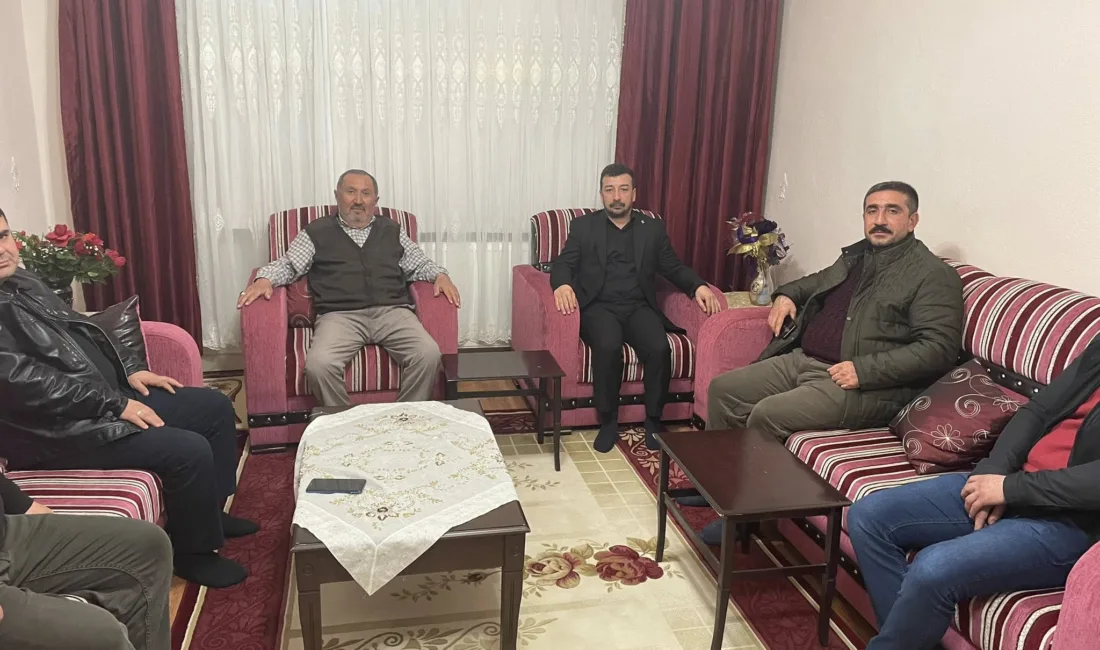 AK Parti Yerköy İlçe Başkanı Serkan Işık ve ilçe teşkilatı,