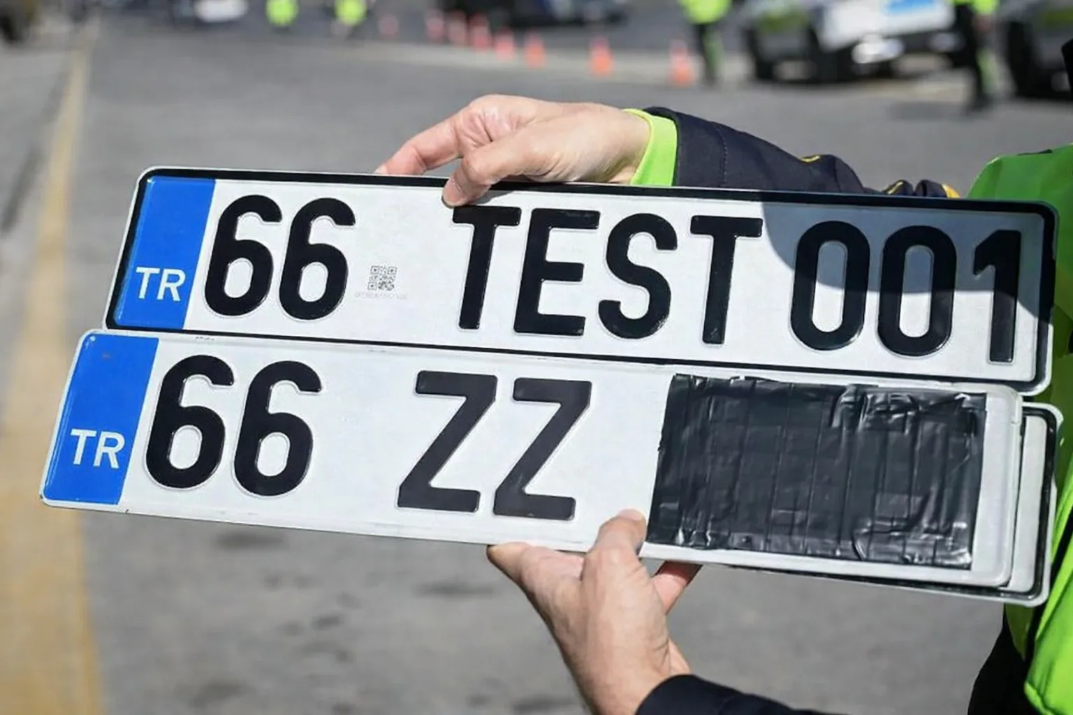 Yerköy İlçe Emniyet Müdürlüğü, yönetmeliğe aykırı olarak kullanılan APP plakalar