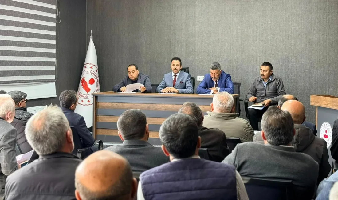 Çiçekdağı Kaymakamı Durdu Yavuz Öğüt başkanlığında düzenlenen Köylere Hizmet Götürme