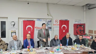 Yerköy Lojistik Şefliği’nde düzenlenen sahur programında demiryolu çalışanları, Ankara Bölge