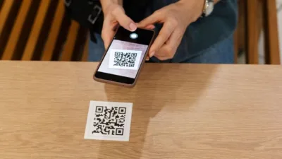 Uzmanlar, bilinmeyen kaynaklardan gelen QR kodların okutulmaması gerektiğini vurguluyor.