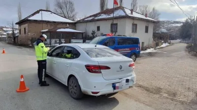 Yozgat İl Jandarma Komutanlığı, trafik denetimlerinde geçersiz belge ve belgesiz