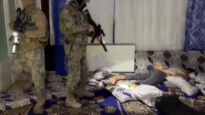 Yozgat’ta düzenlenen DEAŞ operasyonunda 3 şüpheli gözaltına alındı, çok sayıda