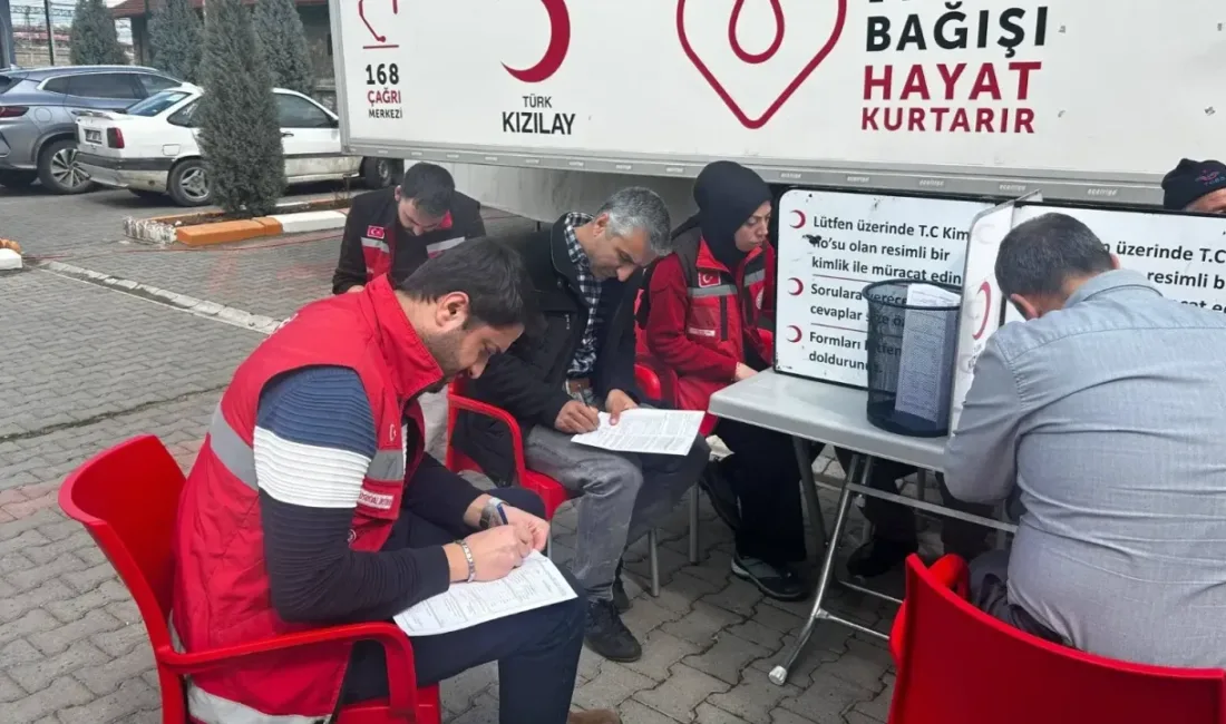 Yerköy Sosyal Hizmet Merkezi Müdürlüğü personeli, Türk Kızılayı'na kan bağışında