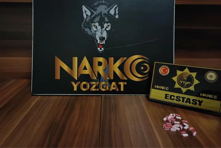 Yozgat’ın Yerköy ilçesinde narkotik ekipleri tarafından gerçekleştirilen operasyonda uyuşturucu madde