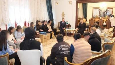 Yozgat Valisi Mehmet Ali Özkan ve eşi Arzu Özkan, bayramlaşma