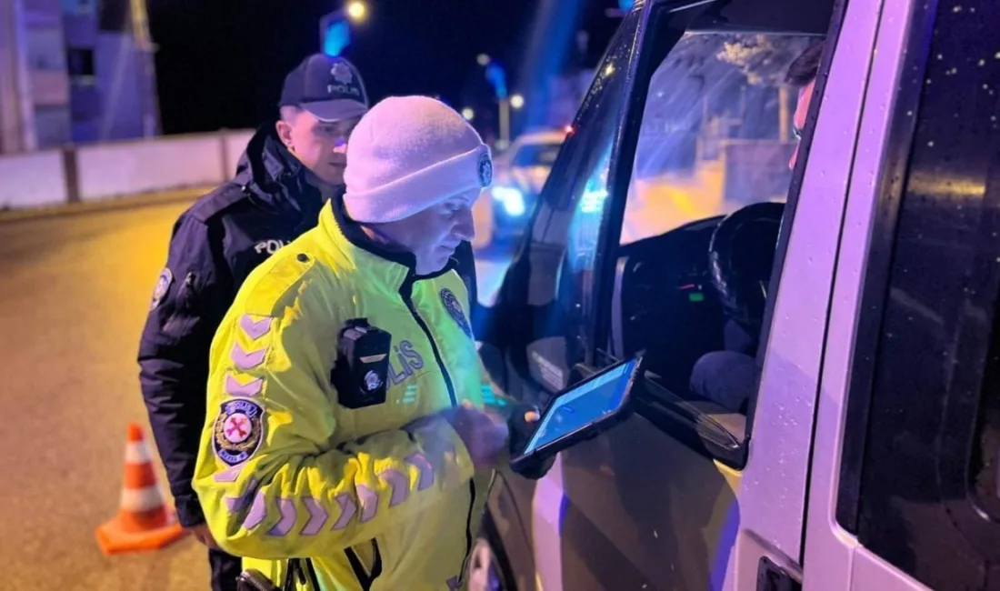 Yozgat'ın Akdağmadeni ilçesinde düzenlenen huzur ve trafik uygulamasında 141 şahıs