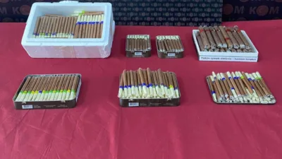 Yozgat merkezde gerçekleştirilen operasyonda 425 adet kaçak puro ele geçirildi.