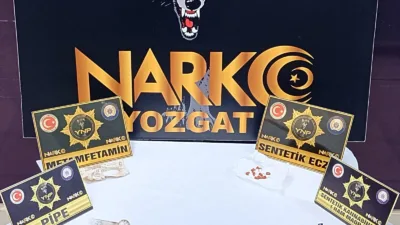 Yozgat’ta narkotik ekiplerinin uygulama noktasında durdurduğu araçta yapılan aramada çeşitli