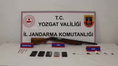 Yozgat merkezli düzenlenen eş zamanlı operasyonda, uyuşturucu ticareti yaptığı belirlenen