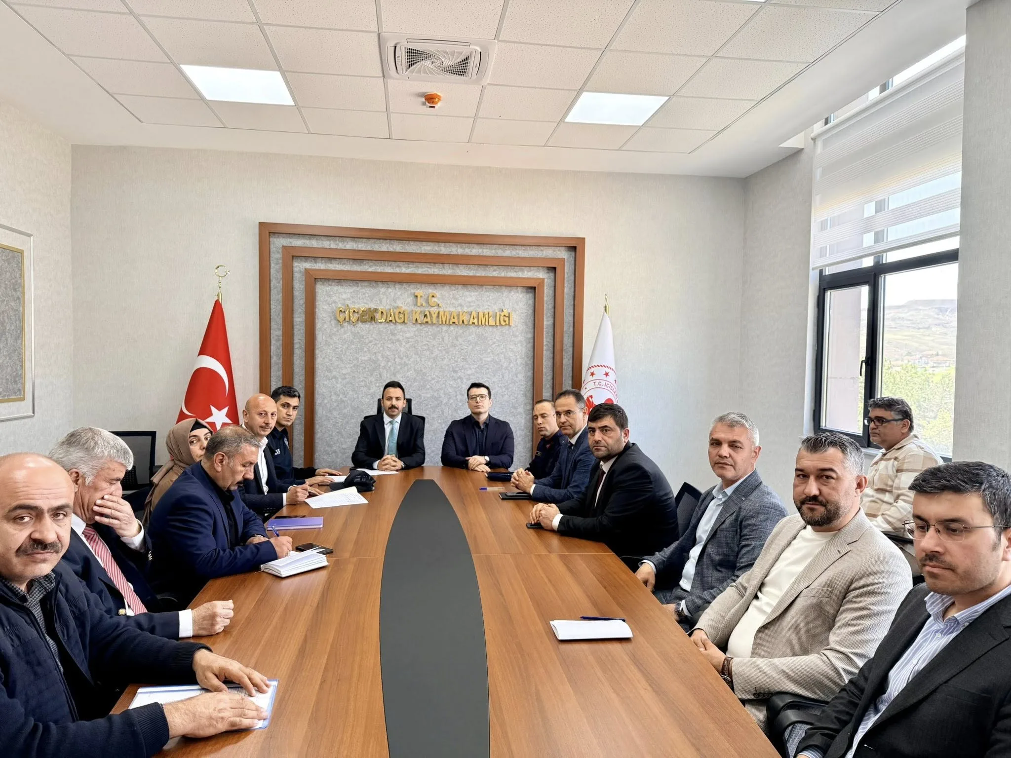 Çiçekdağı’nda düzenlenen toplantıda eğitim süreçleri, okul güvenliği ve kurumlar arası