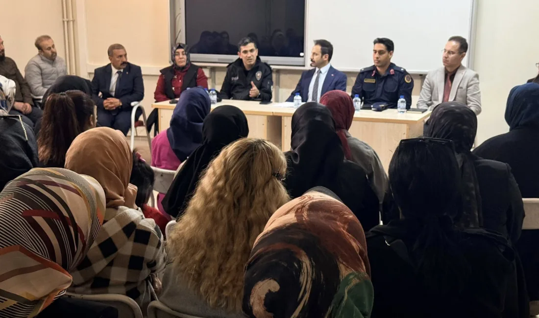 Çiçekdağı Kaymakamı Durdu Yavuz Öğüt, ilgili kurum amirleriyle birlikte Şehit