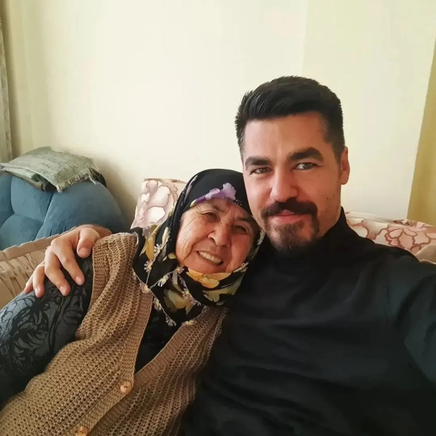 Yerköy esnaflarından Karamollaoğlu Harun Yılmaz ve Mustafa (Mulla) Yılmaz’ın annesi