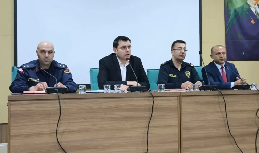 Kaymakam Mehmet Halis Aydın başkanlığında düzenlenen toplantıda, okul sağlığı ve