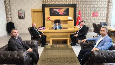 Yerköy'de düzenlenen temsili devir teslim programında çocuklar, bir günlüğüne yönetim
