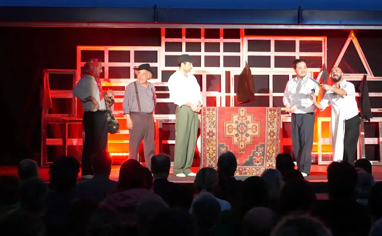 Devlet Tiyatroları'nın Vagon Sahnesi Projesi kapsamında tiyatro treni 4 Mayıs'ta