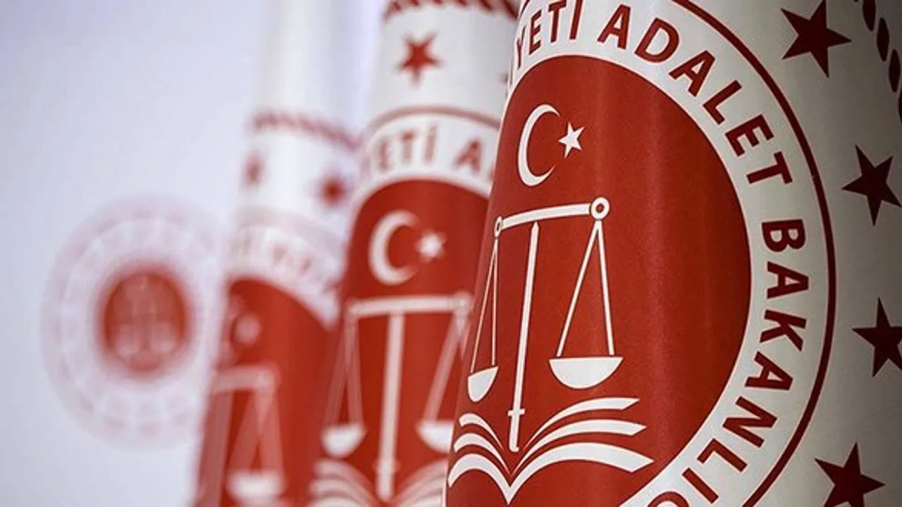 Adalet Bakanı Akın Gürlek, 1.453 personelin görevde yükselme ve unvan