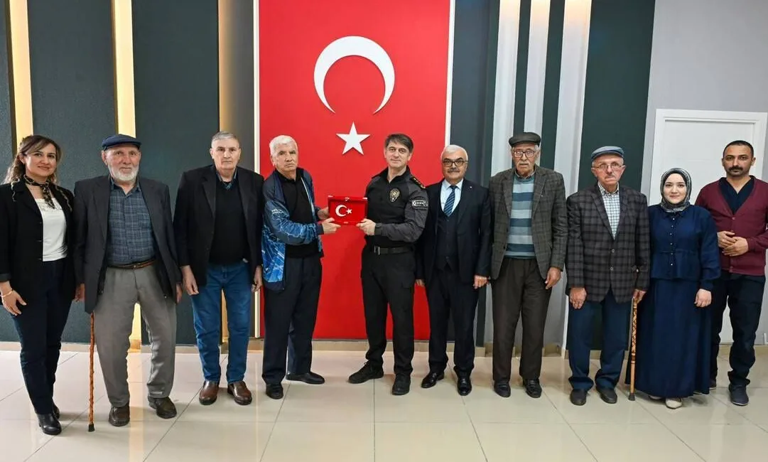 Yozgat'ta huzurevi sakinleri, emniyet teşkilatı ile bir araya geldi.