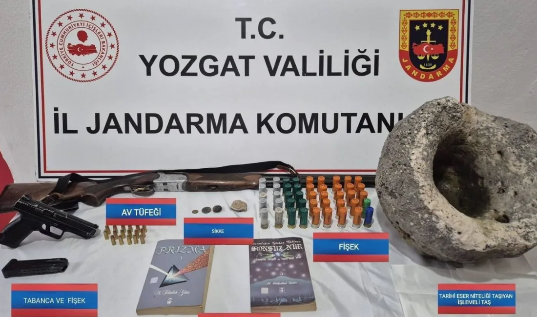Yozgat'ın Sorgun ilçesinde gerçekleştirilen izinsiz kazı operasyonunda ruhsatsız silahlar, mühimmat