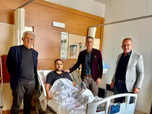 İstanbul Beşiktaş'ta İsrail Konsolosluğu'na yönelik saldırıda yaralanan Komiser Tolga Atik,