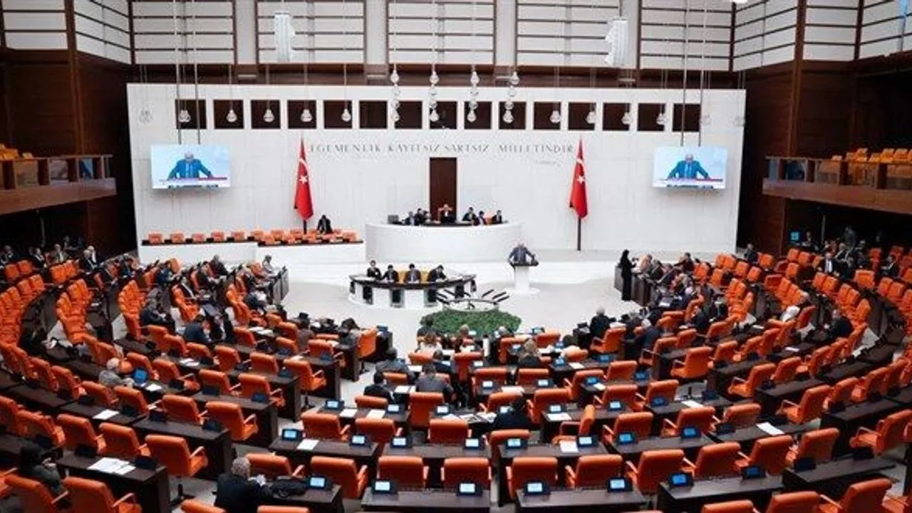 Sosyal medya, doğum izni ve oyun platformlarına yönelik düzenlemeleri içeren