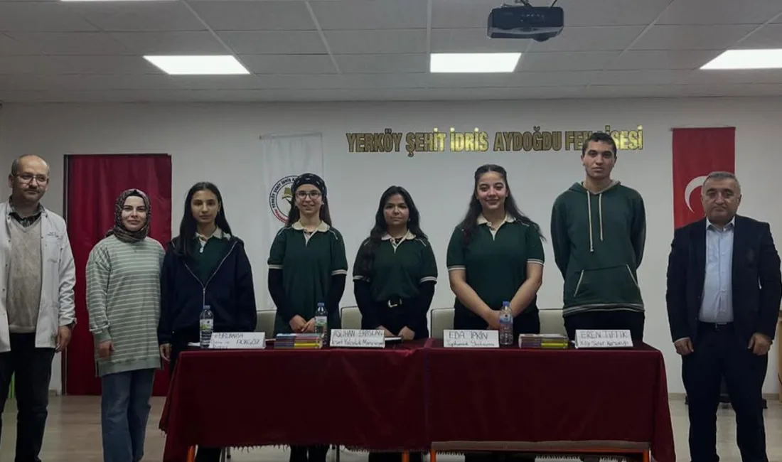 Yerköy Fen Lisesi'nde gerçekleştirilen panelde öğrenciler, Mustafa Kutlu'nun eserlerini çeşitli