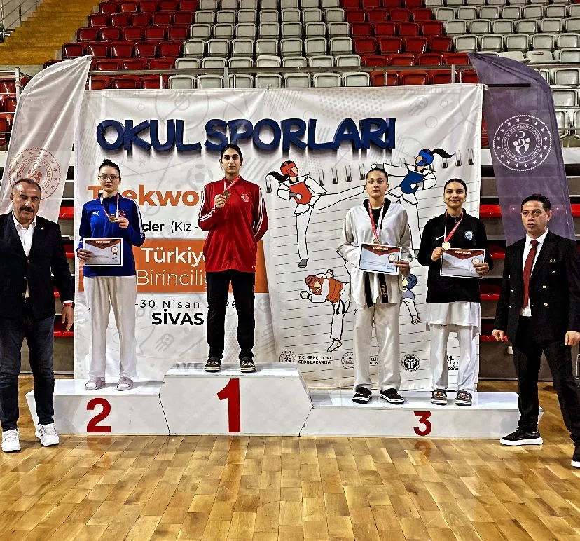 Yerköy Şehit Mehmet Tez Anadolu Lisesi öğrencisi Yasemin Ecrin Soldamlı,