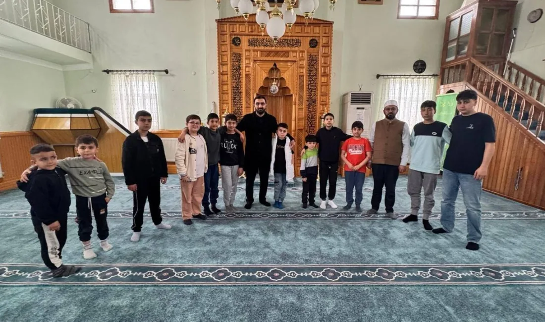 Yerköy Müftülüğü, Hicret Camii ve TOKİ Camii'nde gençlerle bir araya