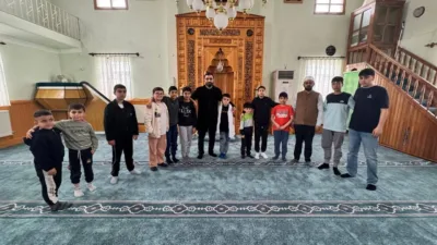 Yerköy Müftülüğü, Hicret Camii ve TOKİ Camii'nde gençlerle bir araya