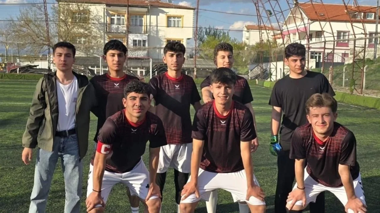 Yerköy Ülkü Ocakları İlçe Başkanlığı tarafından düzenlenen Liseler Arası Futbol