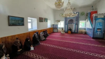 Yozgat'ın Yerköy ilçesinde düzenlenen mukabele programında katılımcı hanımlara hediyeler verildi.